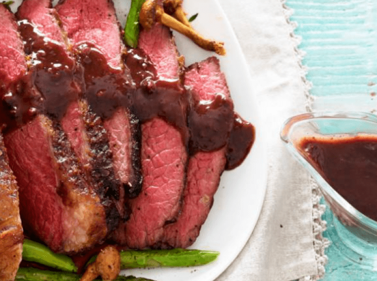 Picanha met saus van blauwe bessen